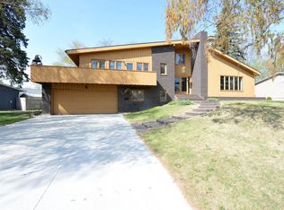 1353 6th Ave NE, Valley city, ND 58072