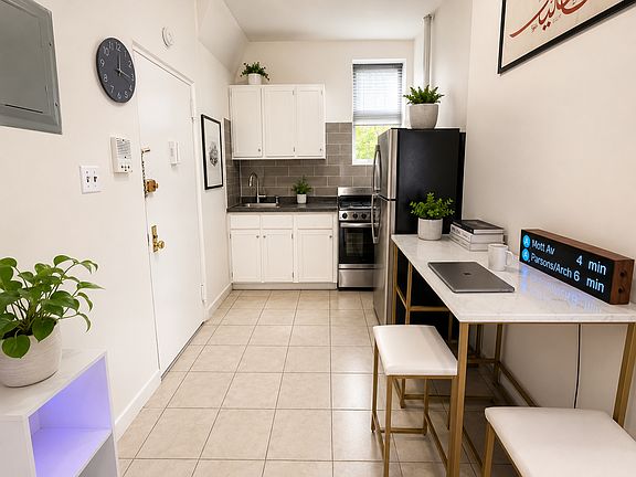 2nd image of 506 9th Ave #2R