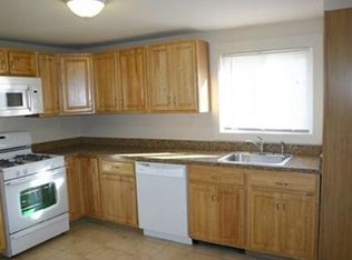 18 Webster St APT 1, Middleboro, MA 02346