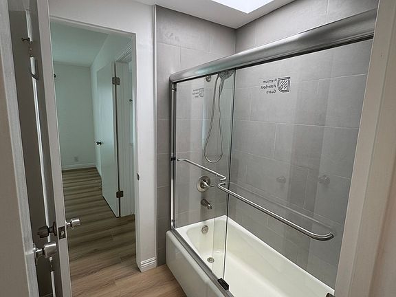 Bathroom for 2nd bedroom