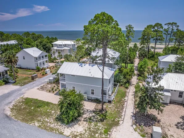 300 Gull Wing Way, Sopchoppy, FL 32358