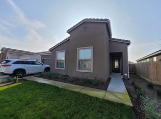 1098 Granite Dr W, Madera, CA 93636