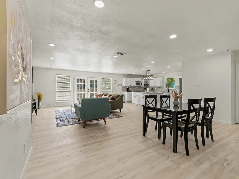 1813 Erwin Pl — Photo 12