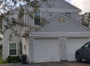 42 Pebble Rd, Hightstown, NJ 08520