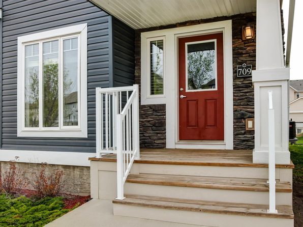 709 177th St SW, Edmonton, AB T6W 2L7