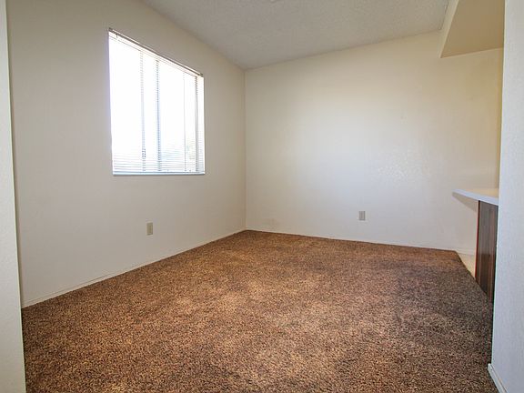 5th image of 1740 Lark Ellen Dr