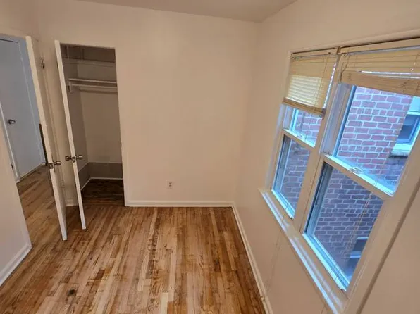 333 East 53rd Street image 9 of 17