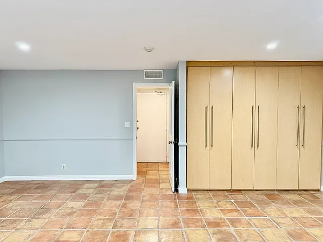 1242 Berkeley St #14 — Photo 31