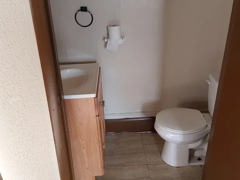403 E Wallace Ave — Photo 7