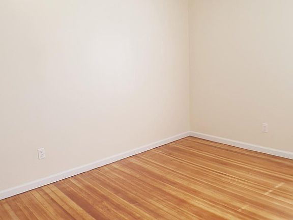 4th image of 187 Bancroft Ave