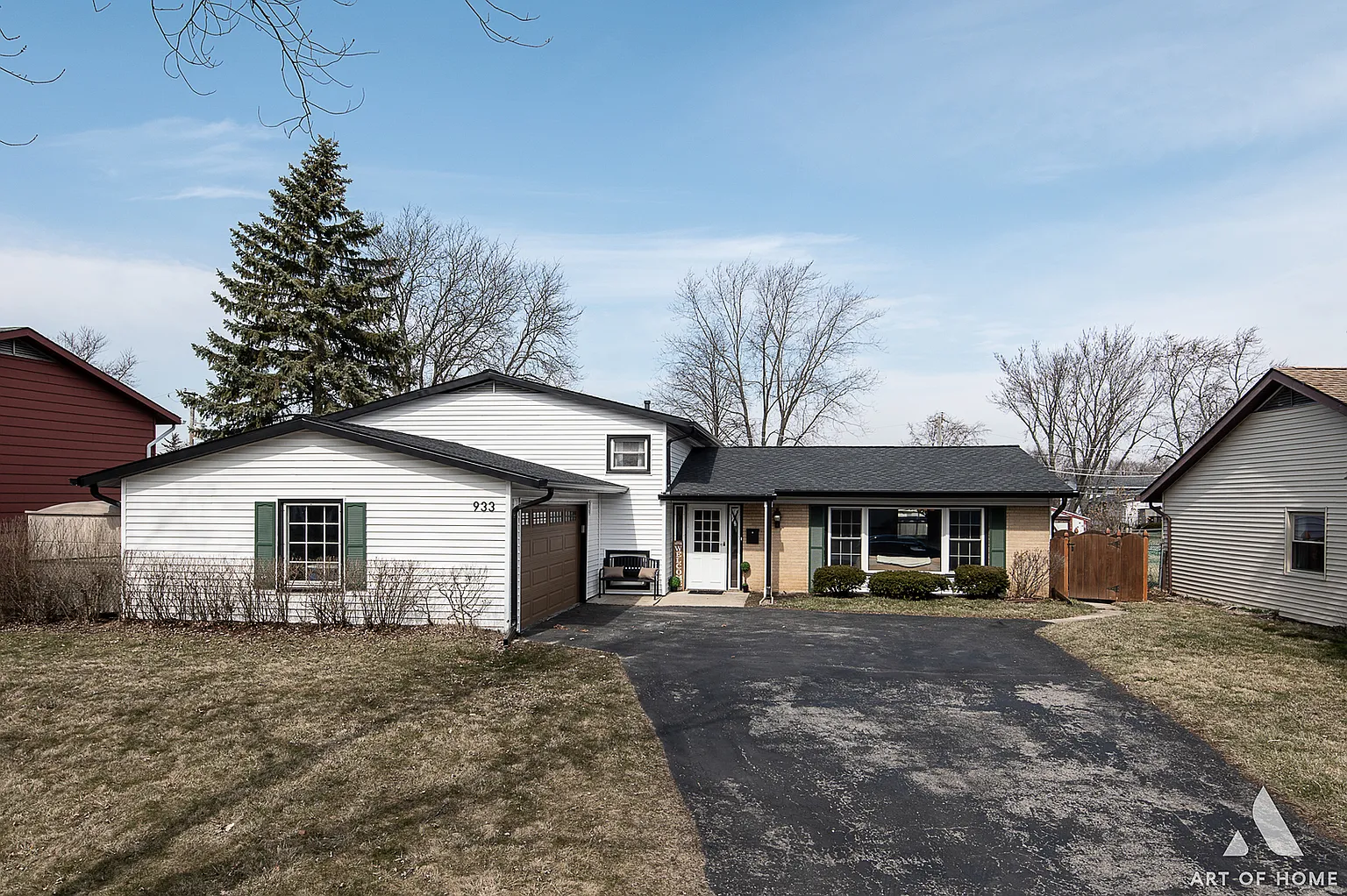933 Yorkshire Dr photo 1