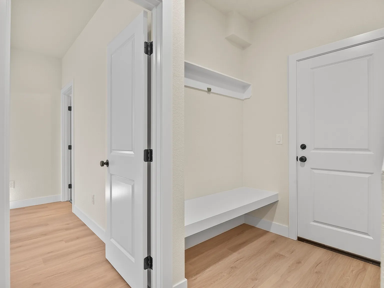 3 bed, 3.5 bath, 1794 sqft, $2,990 — Photo 4