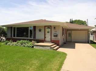 1407 N Douglas St, Appleton, WI 54914
