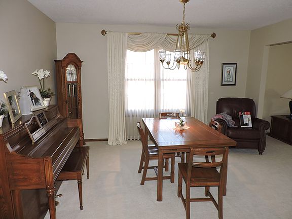 4th image of 123 Anton Dr