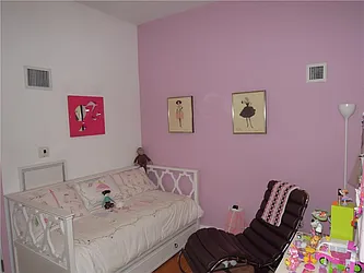 Rented by R New York