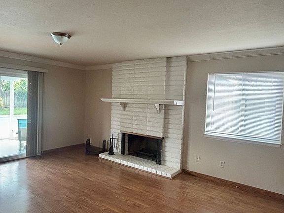 4th image of 5958 Jeanine Dr