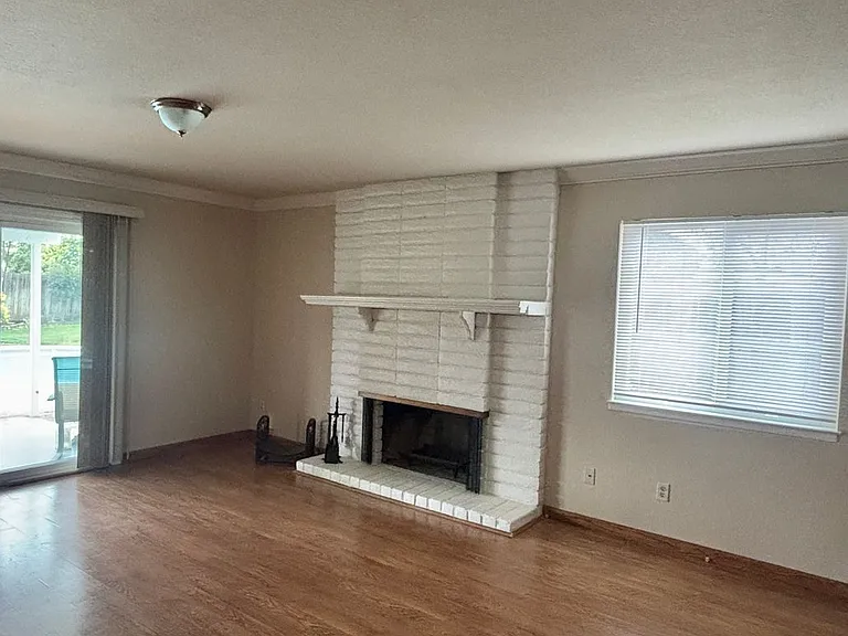 5958 Jeanine Dr — Photo 4
