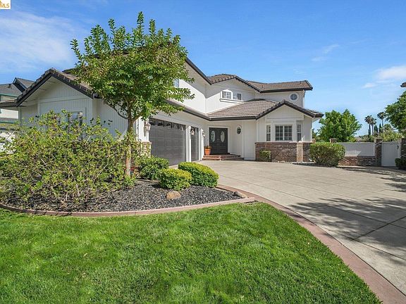 3rd image of 5530 Edgeview Dr