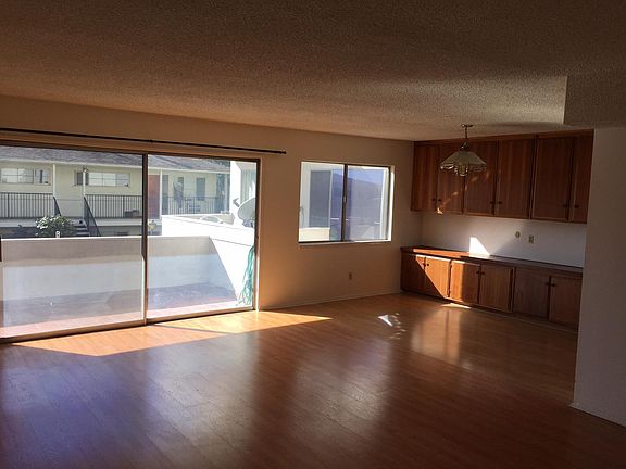 5th image of 400 S Los Robles Ave Unit 204