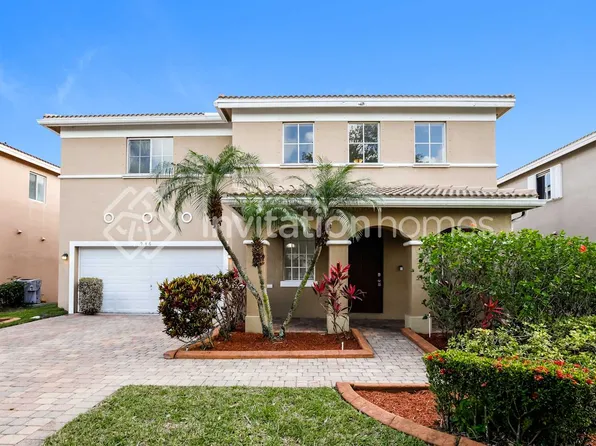 946 NW 206th St, Miami Gardens, FL 33169