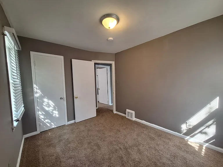 4146 University Pl — Photo 5