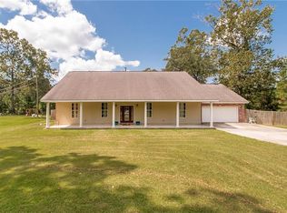 17569 Davidson Rd, Springfield, LA 70462