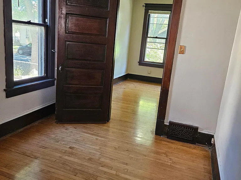 2417 S Woodward St #LOWER — Photo 10