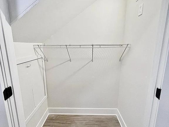 4th image of 2507 E Schiller St #B21
