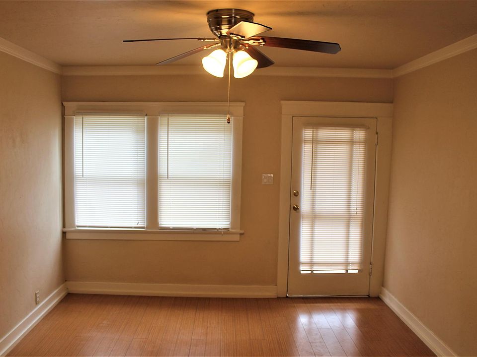 1st image of 321 W Glenoaks Blvd