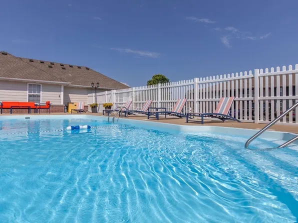 Cambridge Park Apartments, 2828 S Nettleton Ave #104, Springfield, MO 65807