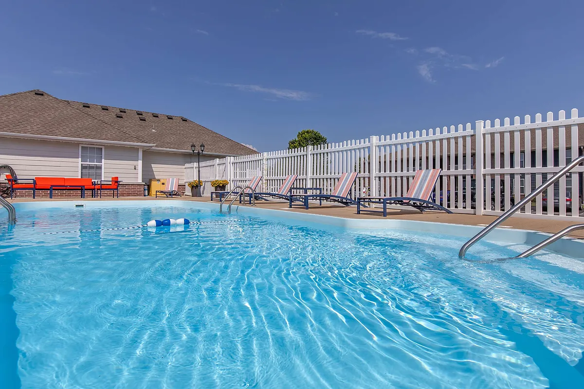 Cambridge Park Apartments Pool - Cambridge Park Apartments