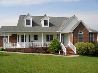 1101 Myatt Loop Rd, Burns, TN 37029
