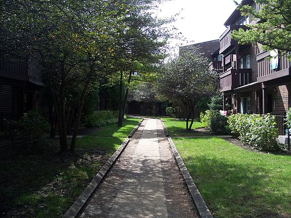 4th image of 1302 E Turtle Creek Cir #C