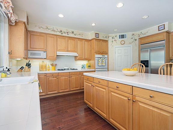 3rd image of 6343 Ballantine Pl