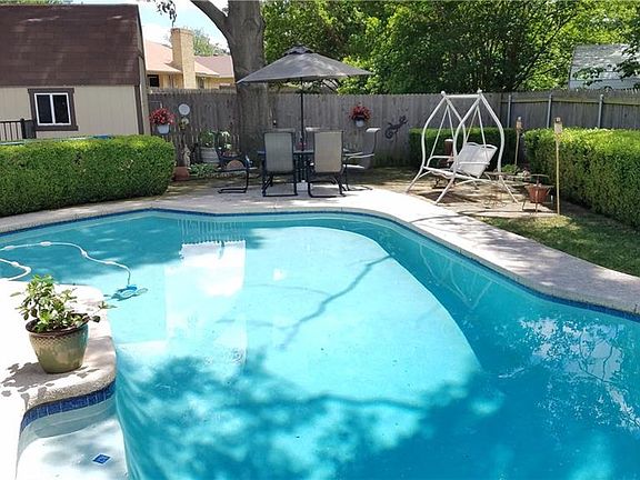 3rd image of 2814 Canongate Dr