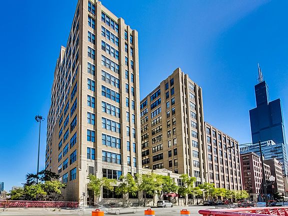 2nd image of 728 W Jackson Blvd APT 1111