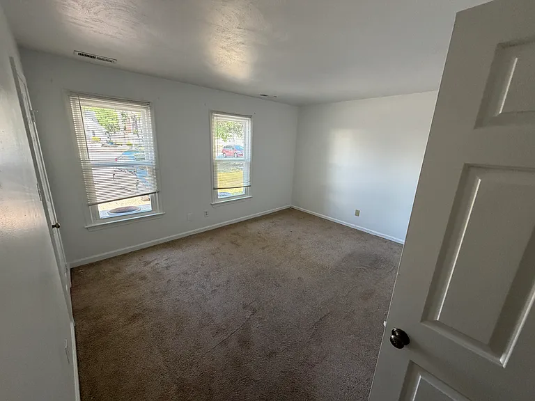 307 Gambrill Ct — Photo 6