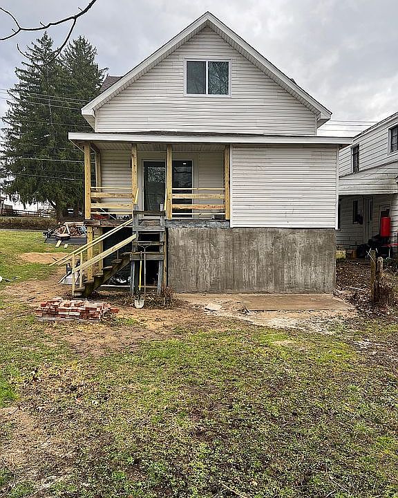 2nd image of 184 Gallaher St