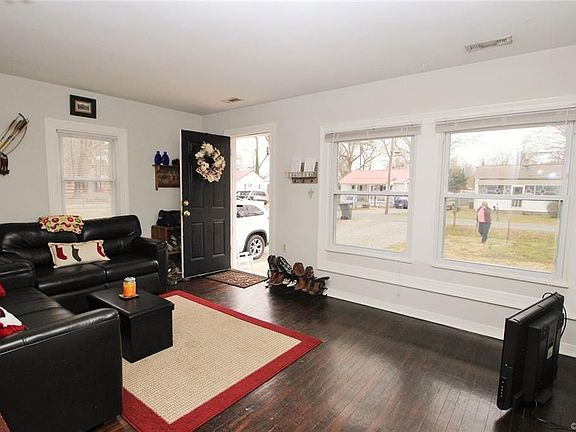 2nd image of 102 Linden St