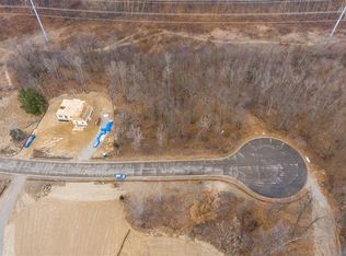 1 Grand Summit Dr, Fenton, MI
