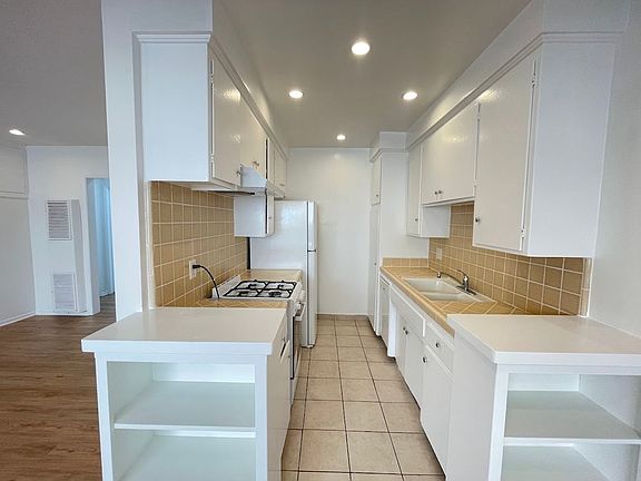 4th image of 12545 Pacific Ave APT 1