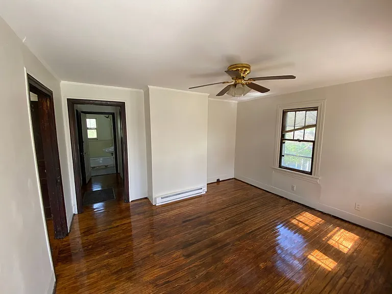 119 Sadler Ct — Photo 2
