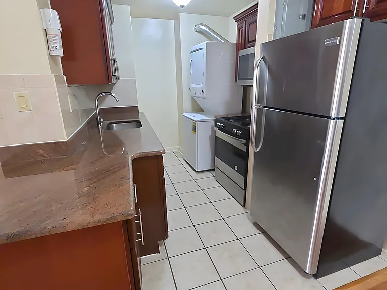 88-25 153rd St #501 — Photo 3