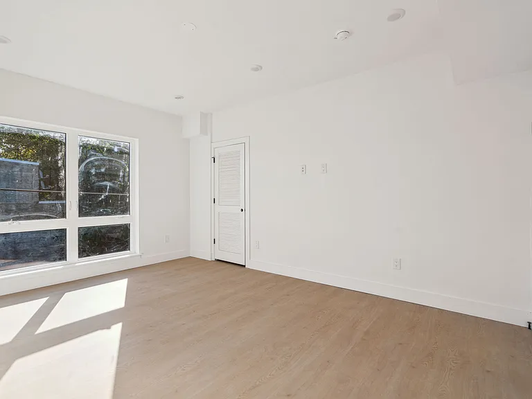 2402 W Montgomery Ave #4 — Photo 5