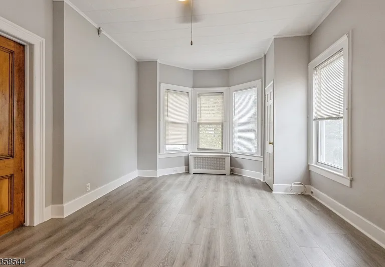 35 Montrose Ave — Photo 15