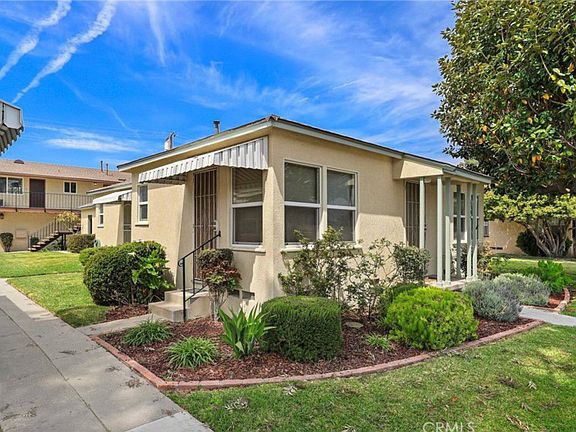 2nd image of 4355-4361 N Bellflower Blvd
