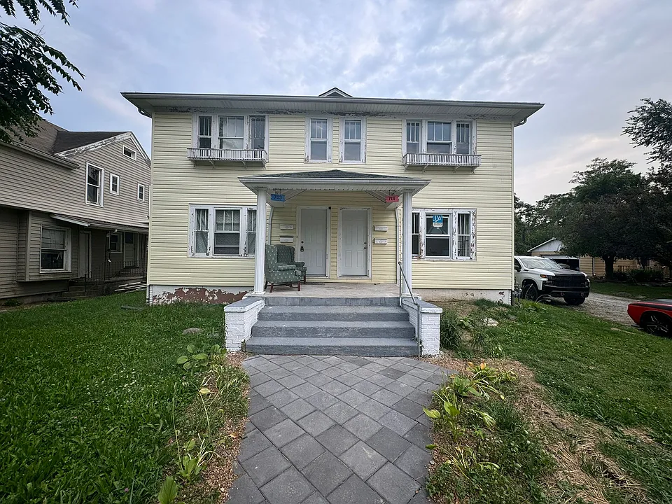 701 E Walnut St #D