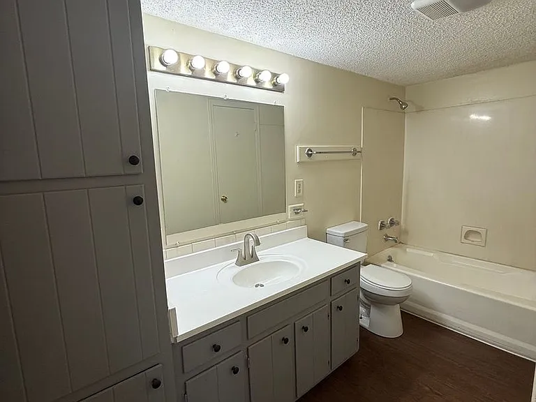 8220A Governor Dr — Photo 6