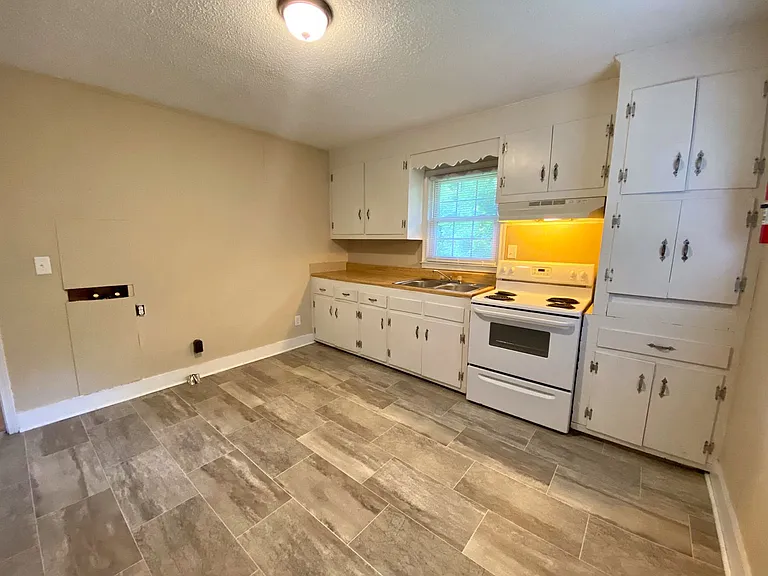 106 Cantrell Dr — Photo 7