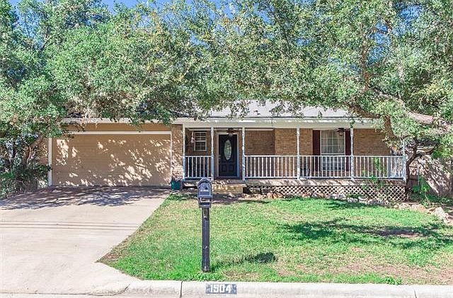 1st image of 1904 Ramona Cir